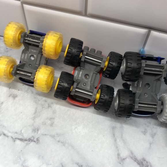 Blaze and the Monster Machines Trucks - Picture 12 of 13